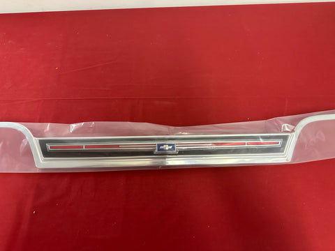 1967 CHEVROLET NOS SS CONVERTIBLE EMBLEM MOLDING