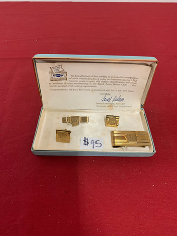 1962 CHEVROLET DEALERSHIP TRUCK SALES AWARD MENS ACCESSORY SET