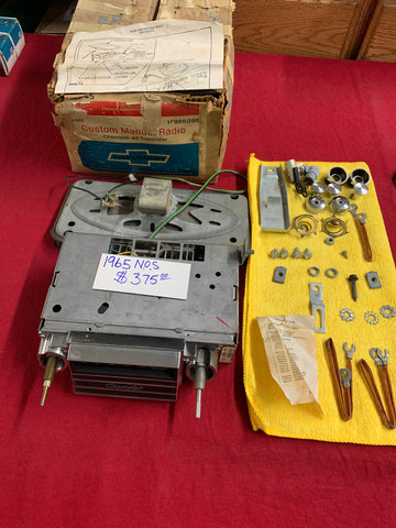 1965 CHEVROLET NOS RADIO